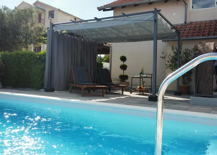 ヴィラ Michelle Pakoštane